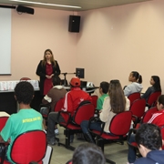 Alunos do ensino fundamental conhecem a sede do Legislativo Municipal