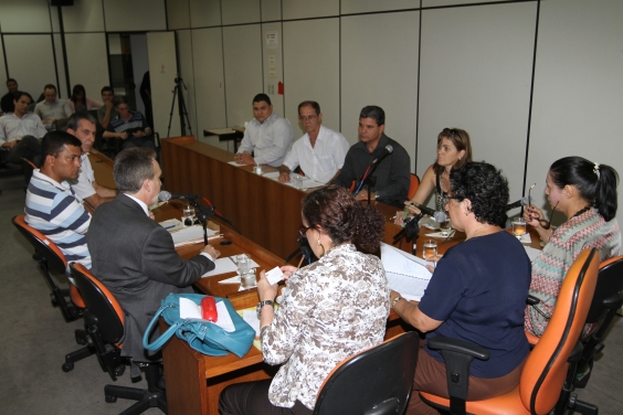 Vereadores e Polícia Federal alertaram sobre a contratação de empresas irregulares