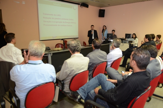Sistema autossustentável de processamento de resíduos e geração de energia foi apresentado na reunião
