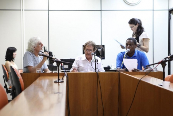 Vereadores Arnaldo Godoy, Ronaldo Gontijo e Pelé do Vôlei na 7ª reunião ordinária da comissão