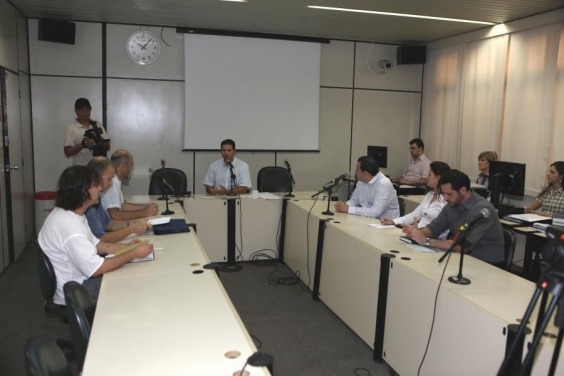 Comissão discute planos municipal e estadual de resíduos sólidos