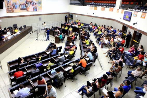 Professores denunciam más condições de Umeis entregues pela Odebrecht. Foto: Rafa Aguiar/CMBH