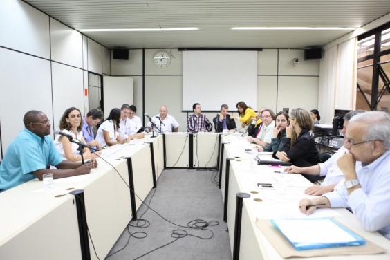 Serviços fúnebres para famílias de baixa renda é tema de audiência