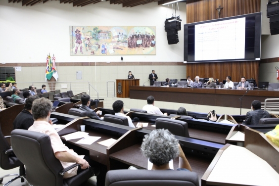 Executivo se comprometeu a apoiar emenda parlamentar que estabelece metas e prazos - Foto: Mila Milowiski