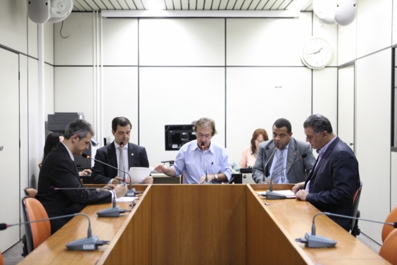 PL instalará sistema sustentável de energia em prédios públicos para geração de iluminação - Foto: Milowski
