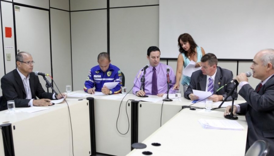 Comissão de Administração Pública aprova audiência sobre servidores aposentados