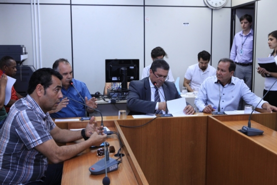 Autair Gomes, Silvinho Rezende, Preto e Vilmo Gomes aprovaram três audiências pública (Foto: Eduardo Profeta)