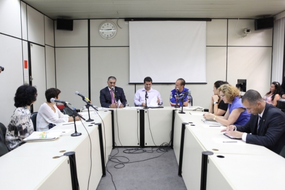 Em audiência, vereadores defenderam a proibição da publicidade de bebida alcoólica. Foto: Mila Milovski