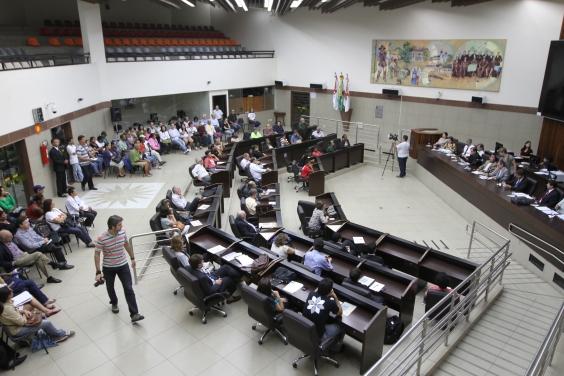 Audiência debateu a atuação das mineradoras no município