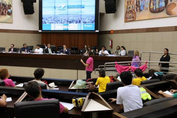 Representantes de órgãos públicos e de movimentos sociais debateram política urbana - Foto: Eduardo Profeta