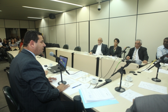 Vereador cobra políticas públicas da Prefeitura