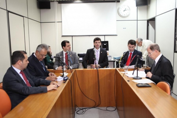 Comissão de Legislação e Justiça aprovou pareceres pela constitucionalidade de 22 projetos de lei