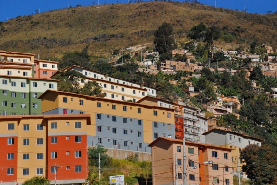 Uma das emendas define como prioridade intervenções especiais para melhoria das habitações populares - Foto: Portal PBH