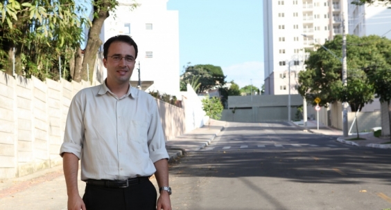 A falta de nome oficial para a rua onde mora causou transtornos a Gleydson Starling Lopes de Oliveira Silva