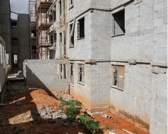 Projeto prevê isenção do ônus para adquirentes que solicitarem renovação do alvará para obras paralisadas
