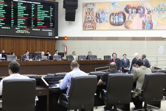 Vereadores aprovaram quatro PLs na reunião desta sexta-feira, sendo dois em 2º turno. (Foto: Mila Milowski)
