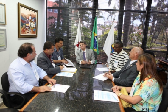Reunião da Frevem: vereadores debatem TV Metropolitana e problemas comuns 