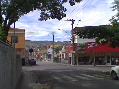 Rua Iara foi uma das vias que tiveram imóveis danificados