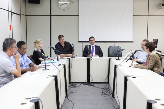  representantes de conselhos de saúde comunitários cobraram do Executivo que divulgue a lista dos medicamentos em falta