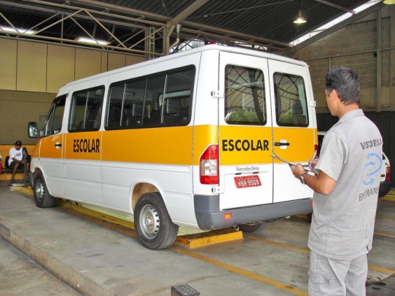 Regras para o serviço de transporte escolar desagradam condutores 