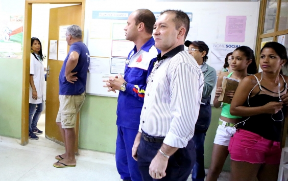 Vereadores visitam o Centro de Saúde Céu Azul para averiguar condições de funcionamento
