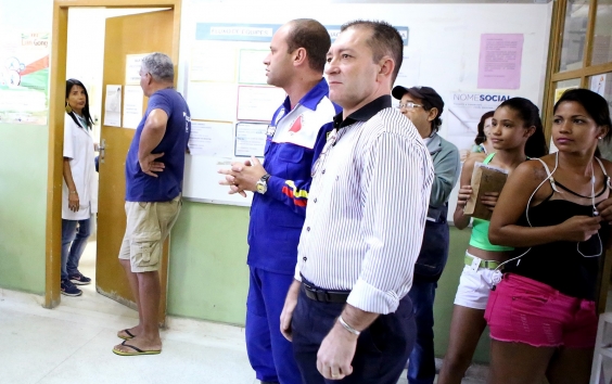 Vereadores visitam o Centro de Saúde Céu Azul para averiguar condições de funcionamento