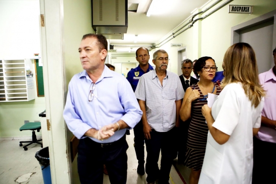 Comissão vistoria UPA e centros de saúde em Venda Nova, constatando falta de médicos e de medicamentos