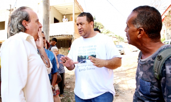 Vereador Edamar Branco conversa com representes da comunidade da Coordenação de Administração Regional Noroeste