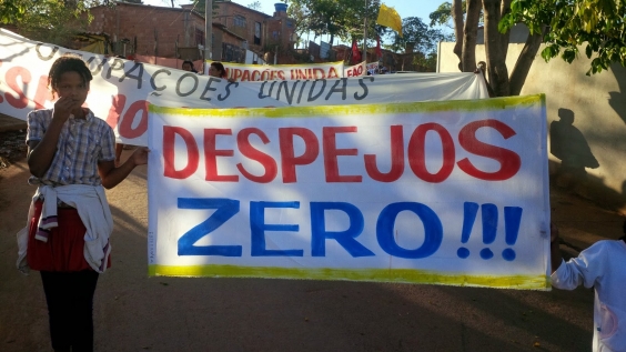 Moradores de ocupação Rosa Leão, em Belo Horizonte, protestam contra possível despejo