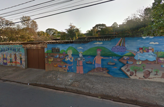 Entrada principal da Escola Municipal Oswaldo Cruz, no Bairro Jardim América