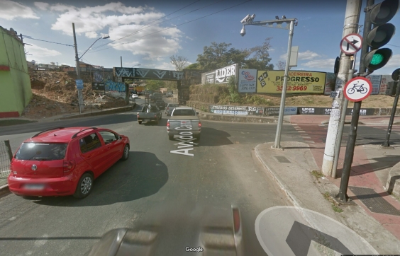 Rua Pastor Francisco Pessoa, esquina com Avenida Tereza Cristina, na Região do Barreiro