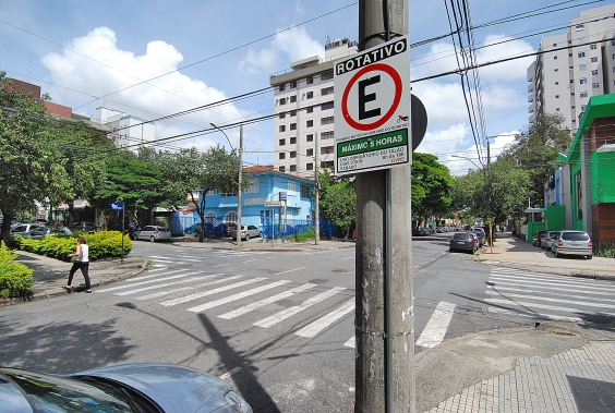 Audiência discutirá alterações no funcionamento do sistema de estacionamento rotativo, que passará a funcionar por meio de aplicativo de celular