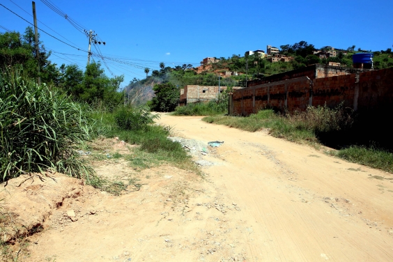 Pendente de regularização, Bairro Tiradentes não tem infraestrutura urbana 