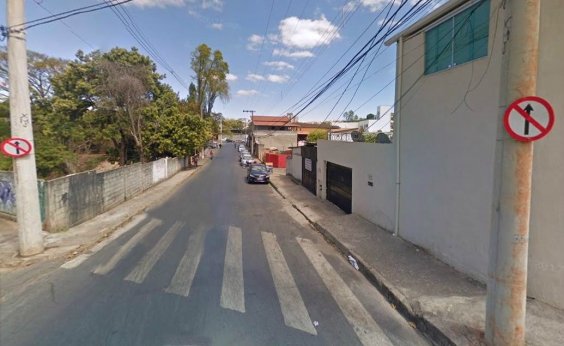 Rua Maurílio Gomes da Silveira, entre Rua Naná e Av. Olinto Meireles, Bairro Miramar, Região do Barreiro