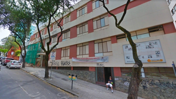 Escola Municipal Imaco, na Rua Gonçalves Dias, 1188, Bairro Funcionários