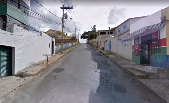Rua Teófilo Filho, entre ruas Santos e Lindolfo de Azevedo, Bairro Estoril, Região Oeste 