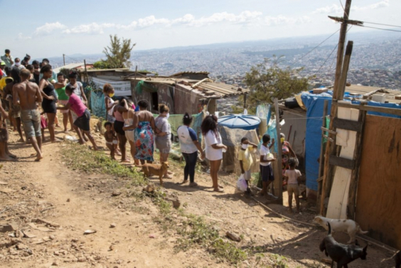 Moradores da Ocupação Terra Nossa 