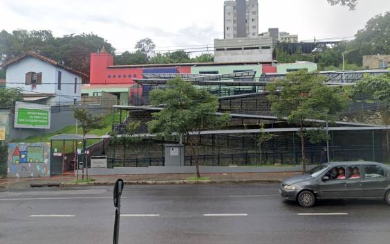 Trânsito intenso na entrada da Emei Cinquentenário, no Bairro Betânia, será fiscalizado nesta segunda (28/3)
