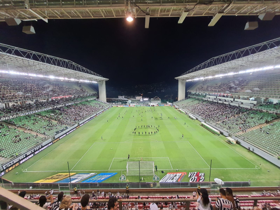 Panorâmica interna da Arena Independência 