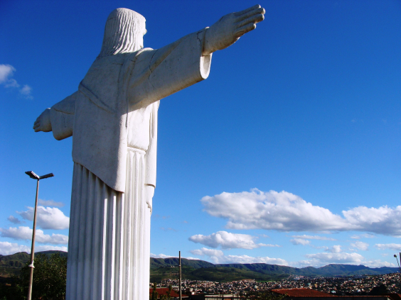 Praça do Cristo e vista ampla do Barreiro