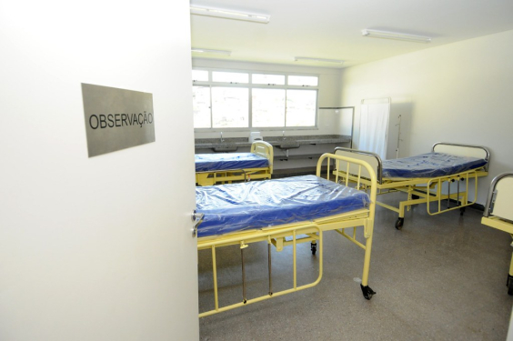 imagem de sala de leitos do centro de referência em saúde mental álcool e outras drogas