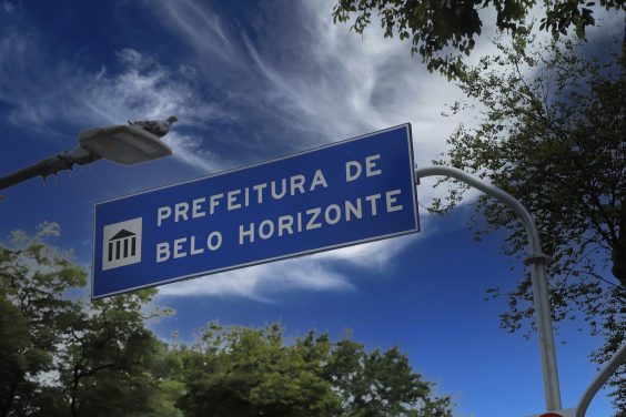 placa urbana onde está escrito prefeitura de belo horizonte