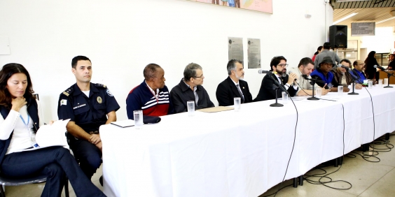 Em audiência, vereadores, BHTrans, lavadores e guardadores de carro discutem regulamentação de cadastramento da categoria