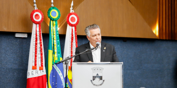 O prefeito Álvaro Damião no pulpito da CMBH