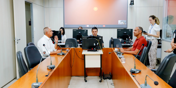 Vereadores reunidos em Plenário