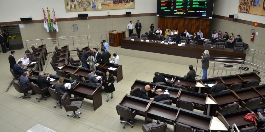 Vereadores aprovam Orçamento 2012 e PPAG