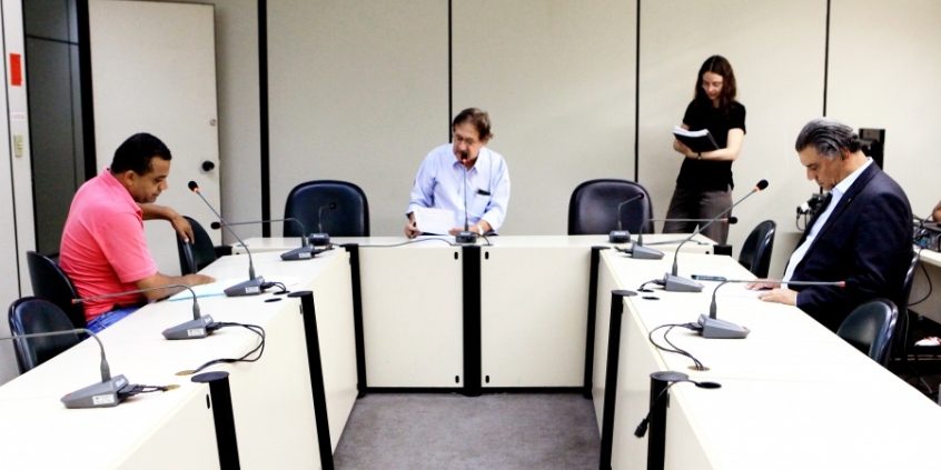 Vereadores Lúcio Bocão, Porfessor Ronaldo Gontijo e Joel Moreira Filho, em reunião da CLJ. Foto: Rafa Aguiar