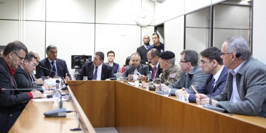 PBH e Polícia Militar defendem volta da comercialização de cerveja em arenas esportivas, sob novas regras - Foto: Mila Milowski