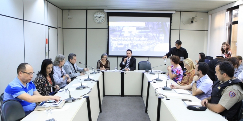 Moradores do Coração Eucarístico querem fechamento de bares às 22h. Foto: Bernardo Dias/CMBH