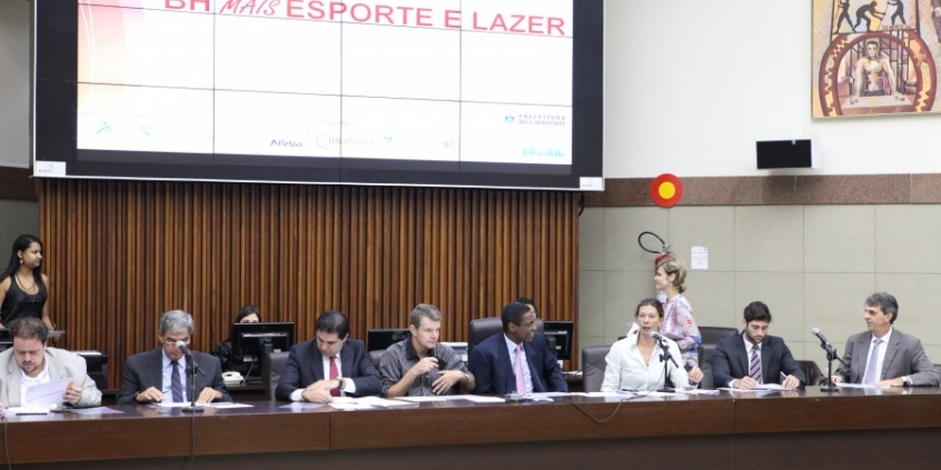 Vereadores Pelé do Vôlei e Juliano Lopes receberam os convidados na apresentação do Projeto Cidades da Copa